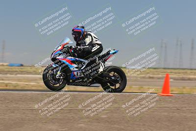 media/Jul-22-2022-TrackDaz (Fri) [[ca4971259a]]/Club Racers/1pm (Wheelie Bump)/